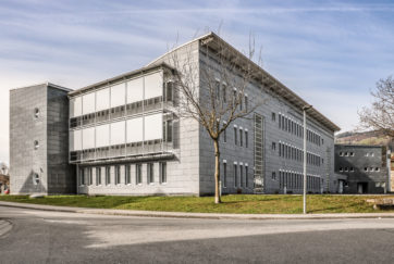 Verwaltungsgebäude Hostett - Ansicht Nordost - Mennel Architekten AG - 1990 - Sarnen