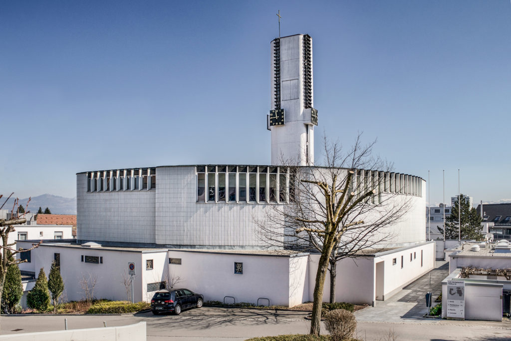 Pfarrkirche St. Meinrad - Ansicht Südwest - Moser, Walter - 1968 - Pfäffikon